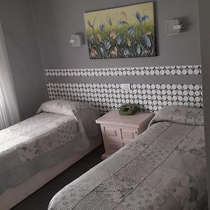 Habitación con 2 Camas Individuales